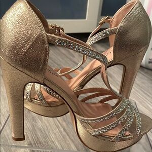 Elegant Gold High Heel Sandals with Rhinestone Detailing